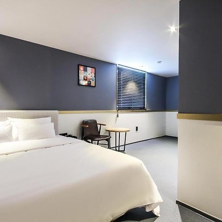 Deluxe Motel Geoje Ngoại thất bức ảnh