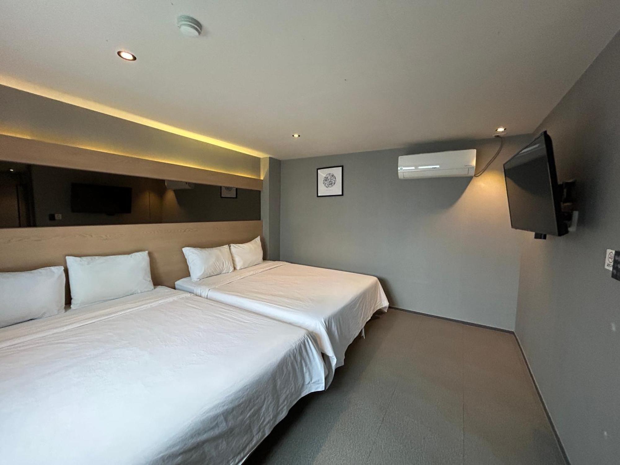 Deluxe Motel Geoje Ngoại thất bức ảnh