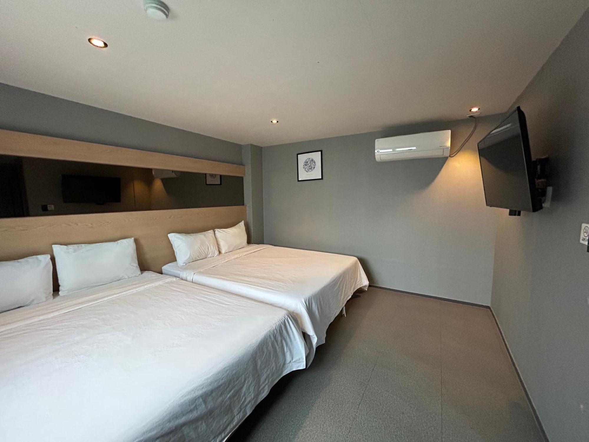 Deluxe Motel Geoje Ngoại thất bức ảnh