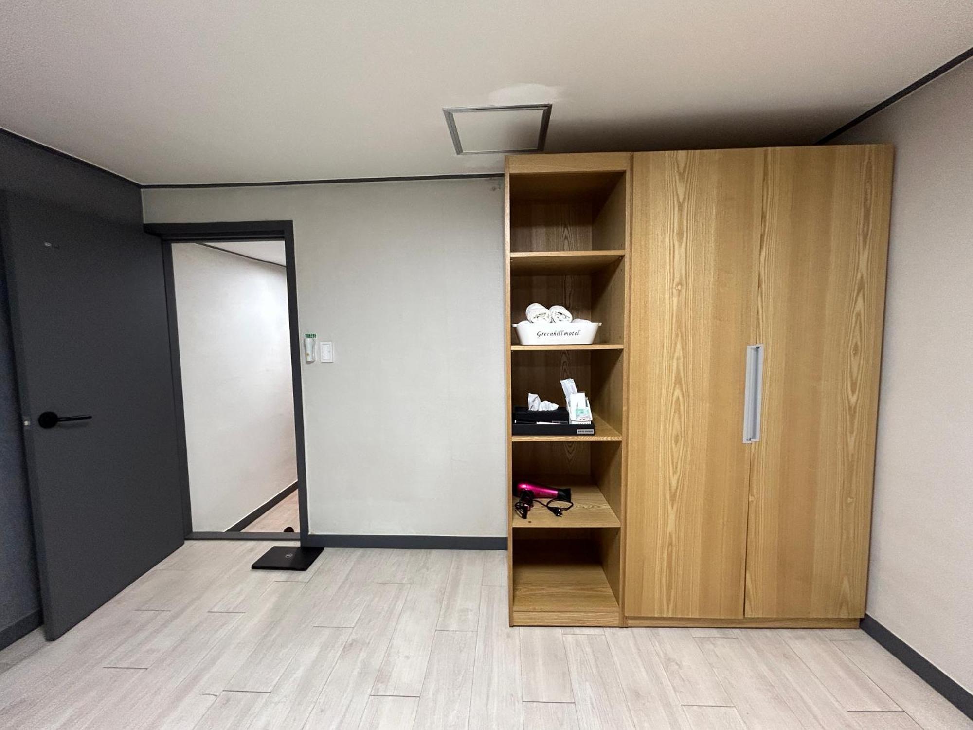 Deluxe Motel Geoje Phòng bức ảnh