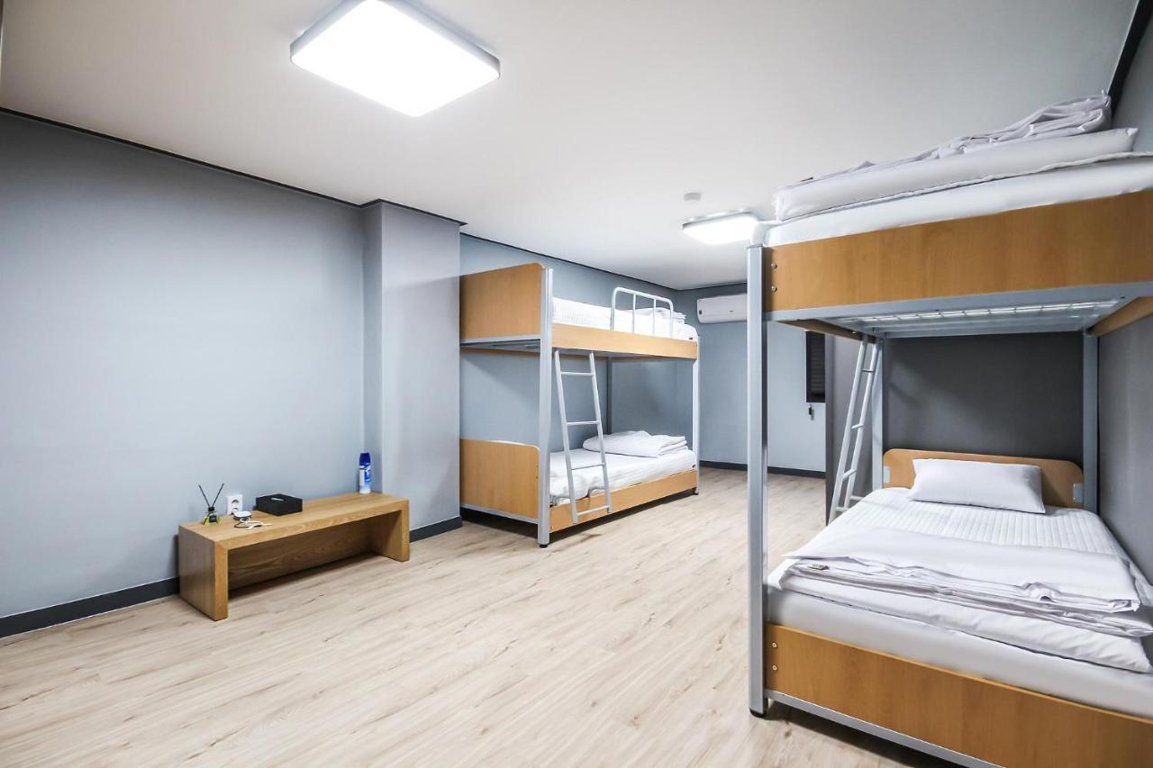 Deluxe Motel Geoje Ngoại thất bức ảnh