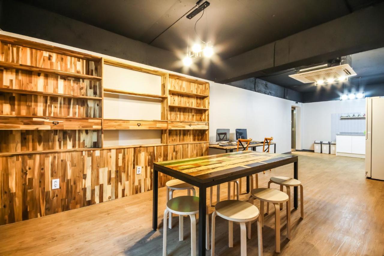 Deluxe Motel Geoje Ngoại thất bức ảnh