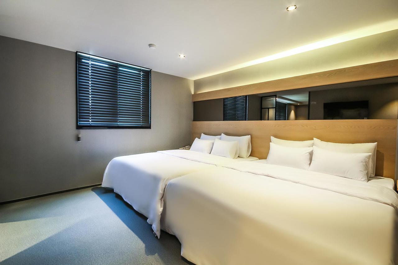 Deluxe Motel Geoje Ngoại thất bức ảnh