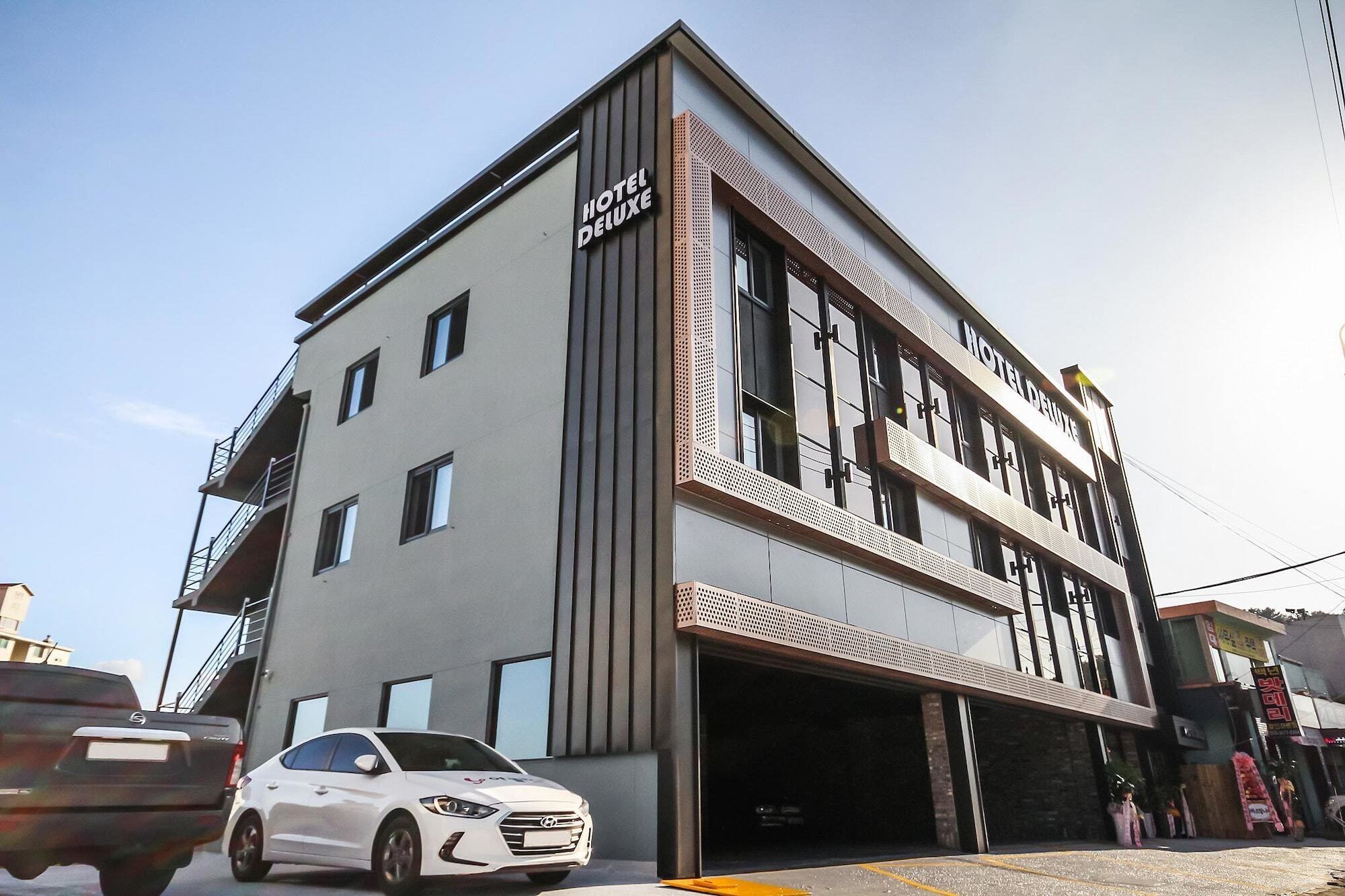 Deluxe Motel Geoje Ngoại thất bức ảnh